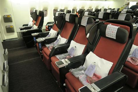jal premium economy 777.